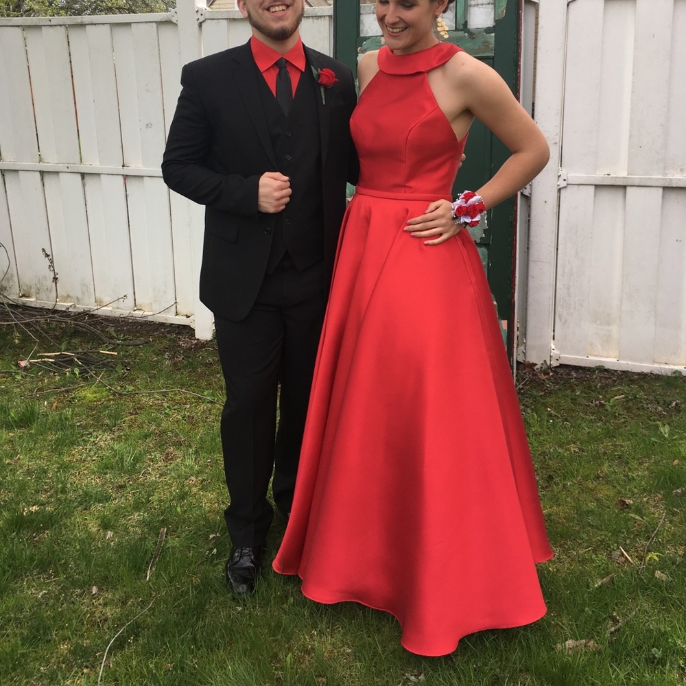 Formal / Prom gown NEW PRICE! 🌹